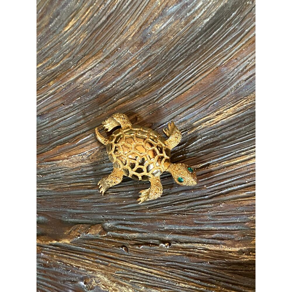 Vintage signed Monet Turtle Brooch gold Tone metal green eyes